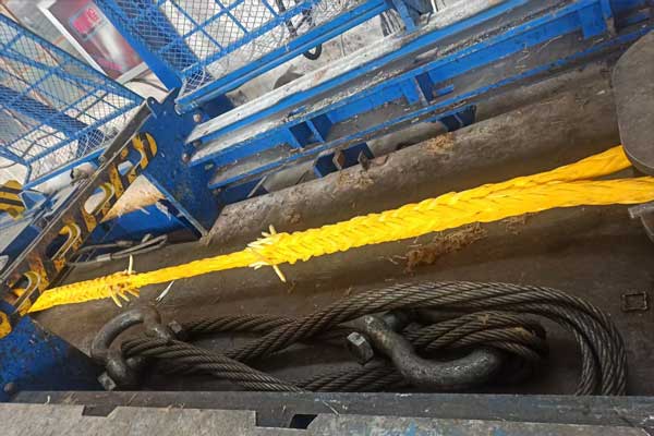 Heavy-Duty Tensile Testing (Up to 1000T)